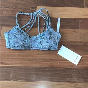 lululemon Lighten Up Bra